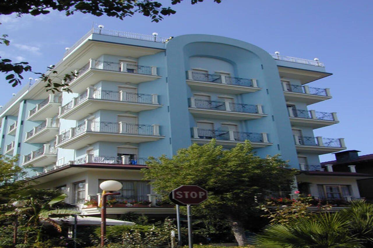 Hotel Atlantic Riviera Mare Misano Adriatico Exterior foto
