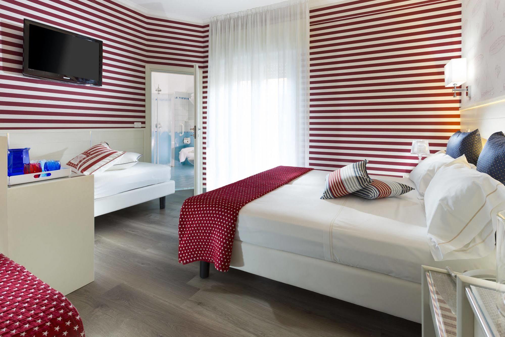 Hotel Atlantic Riviera Mare Misano Adriatico Exterior foto
